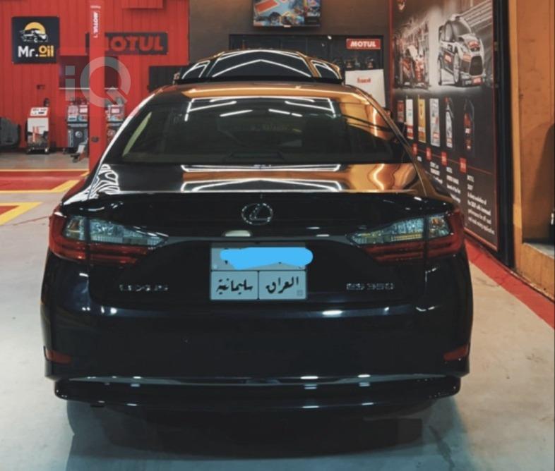 لێکزس ES